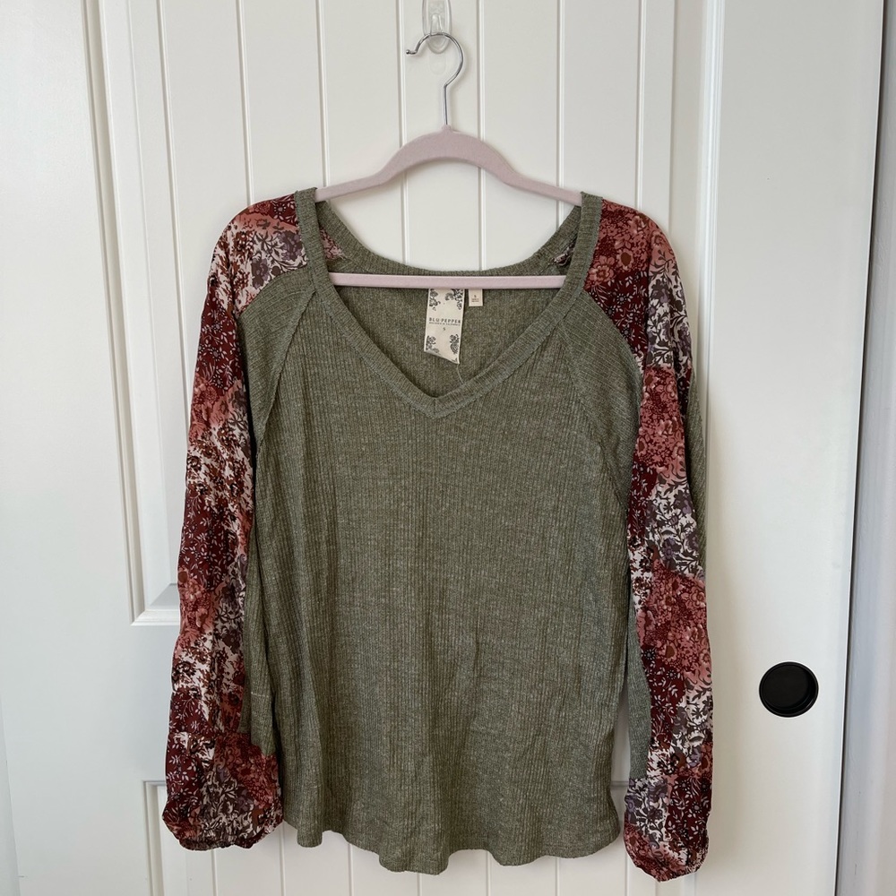 Blue Pepper detailed sleeve top